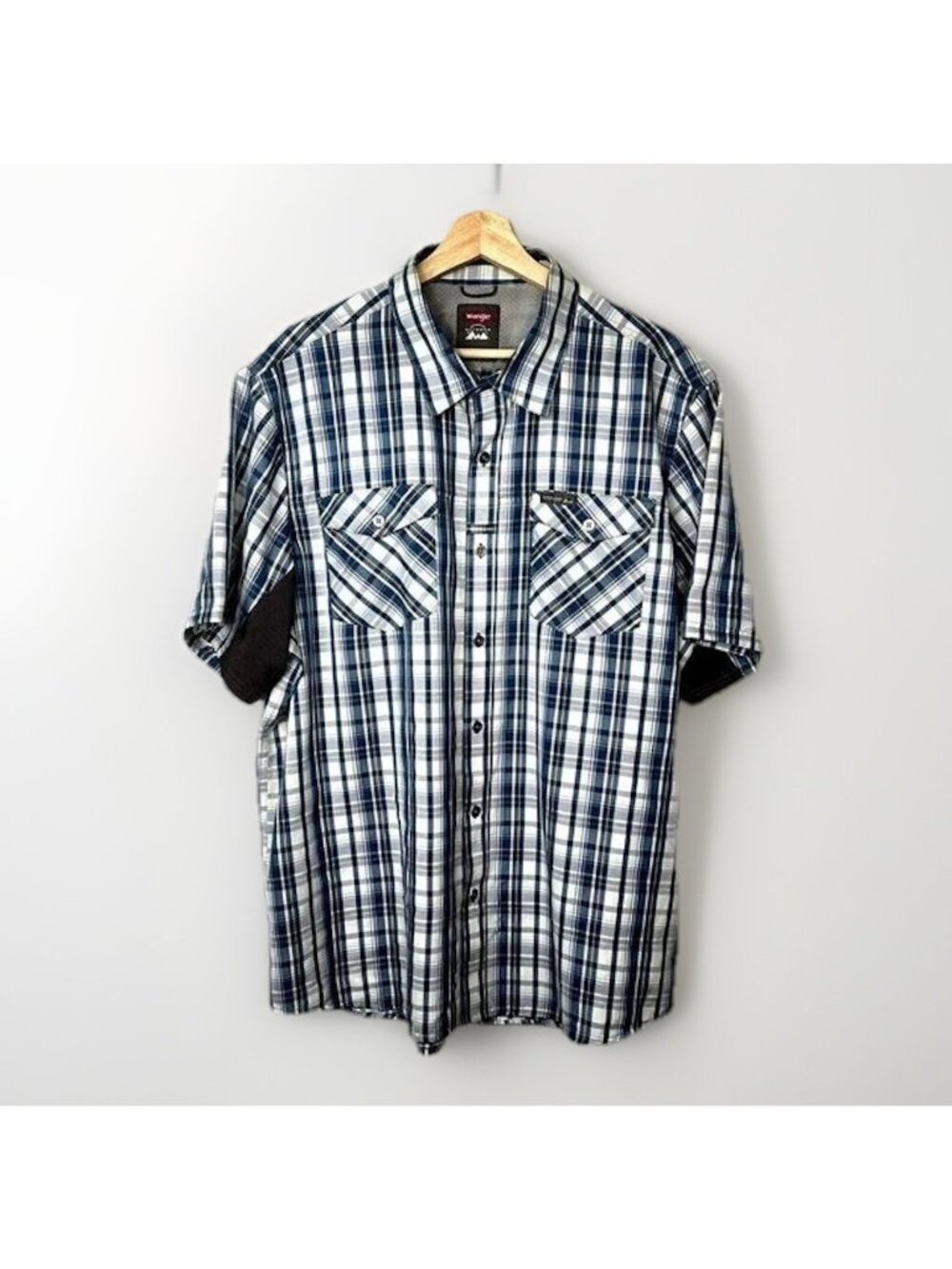 Wrangler Outdoor Shirt Mens XL Blue Plaid Short Sleeve Vented Lightweight Hiking